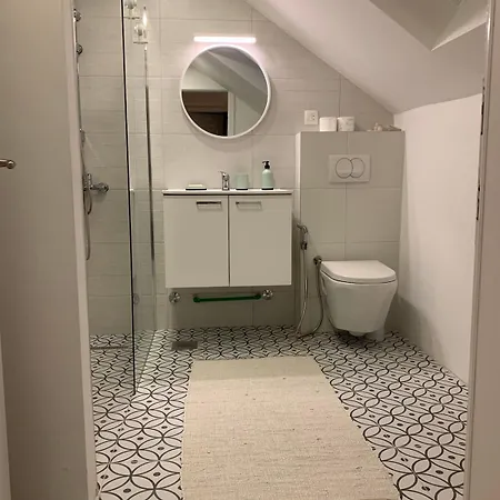 Apartman East *